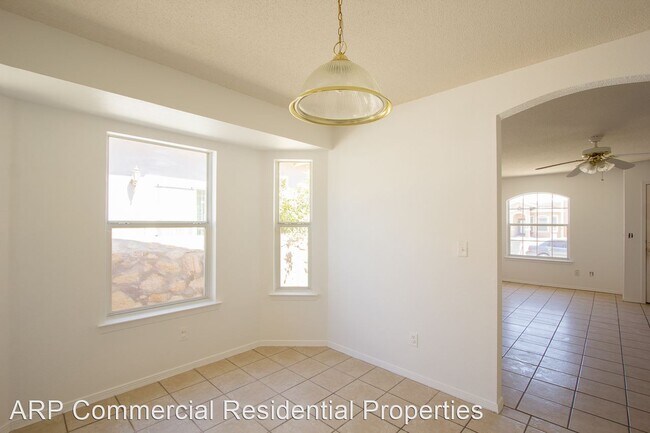 Foto del edificio - 3 br, 2 bath House - 14121 ROBERT ITUARTE DR
