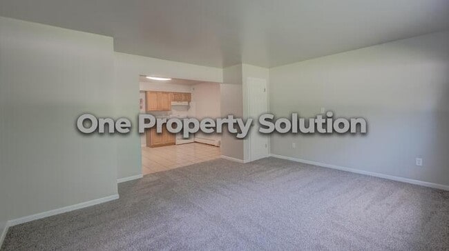 Building Photo - 809 E 32nd Ave