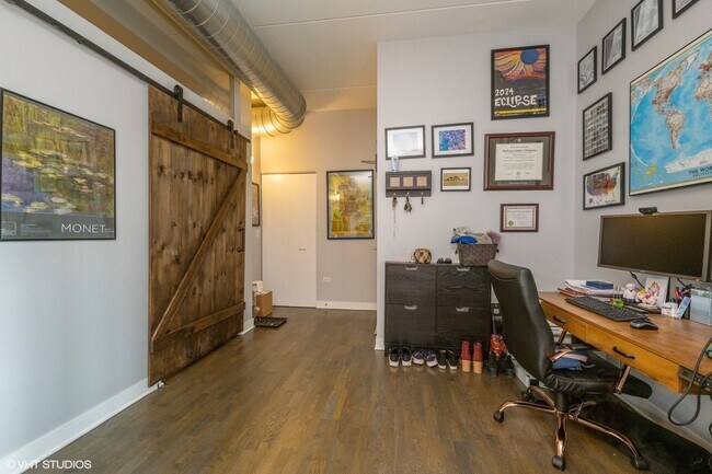 Foto del edificio - 660 W Wayman St