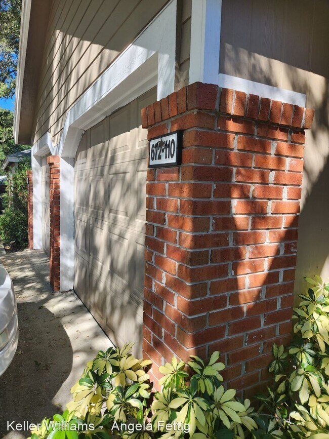 Building Photo - 2 br, 2.5 bath House - 672 Post Oak Circle...