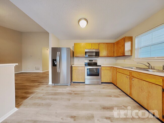 Building Photo - 7114 Harness Lakes Dr