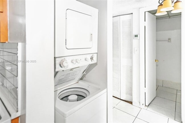 Foto del edificio - 10000 NW 80th Ct