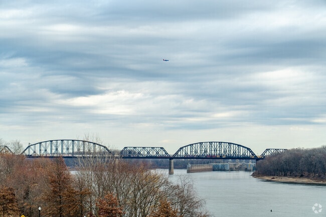 New Albany's proximity to the Ohio river provides lots of amazing views.