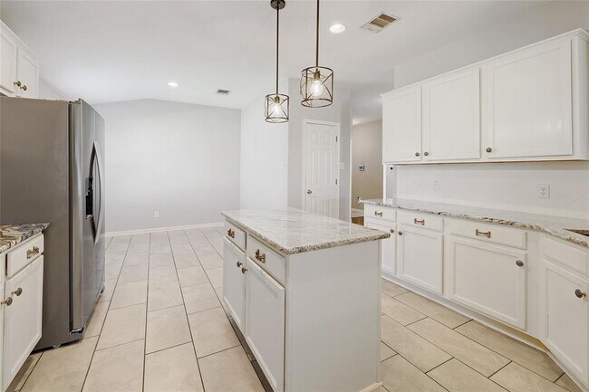 Building Photo - 207 Legends of Hutto Tr