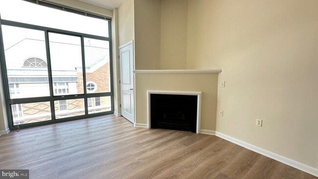 Building Photo - 851 N Glebe Rd