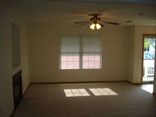 Building Photo - 563 Rockets St