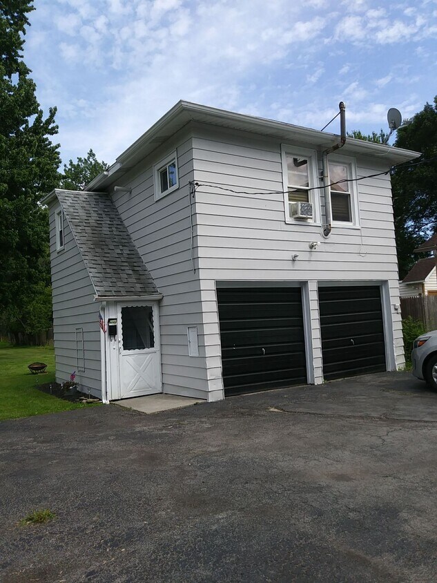 Primary Photo - 81 Hagen Ave