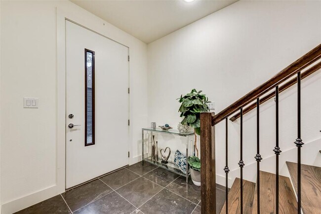 Foto del edificio - 4211 Rawlins St