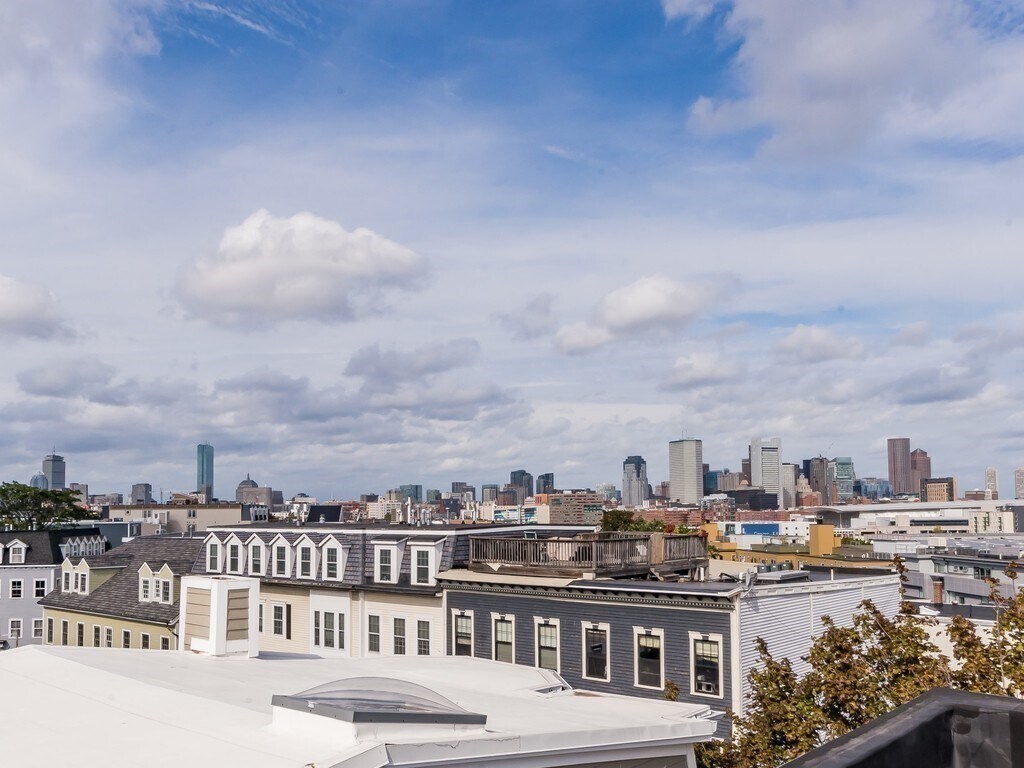 Foto principal - 421 E 3rd St