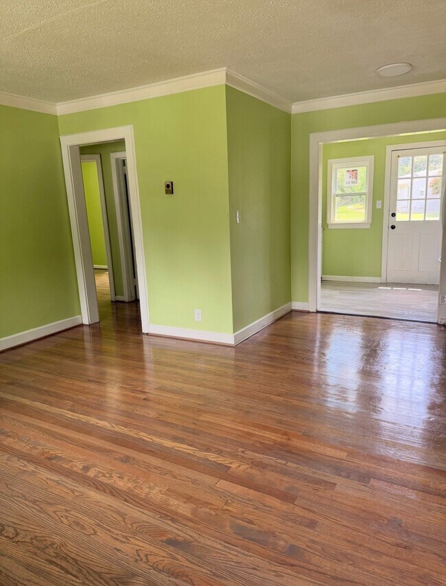 Foto del edificio - 1400 Roslyn Dr