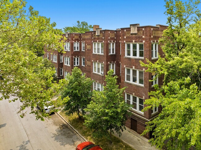 Foto del edificio - 2437 E 74th St