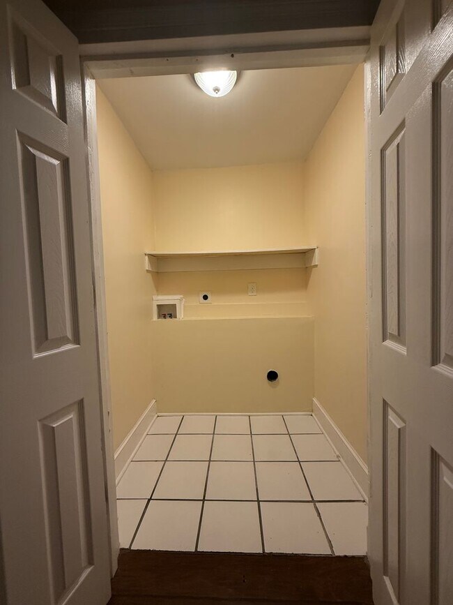Foto del edificio - Two Bedroom/Two Bath for Rent