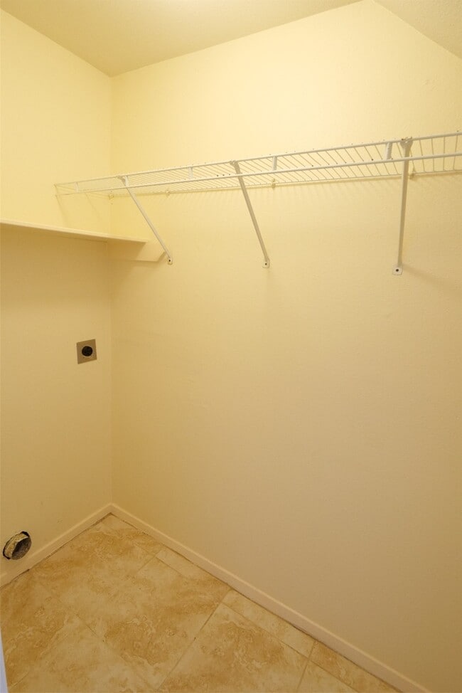 Building Photo - 23822 Hopewell Dr