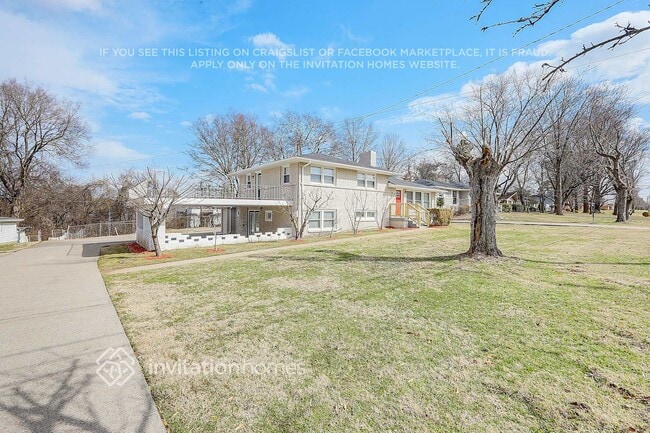 Building Photo - 728 Winthorne Dr