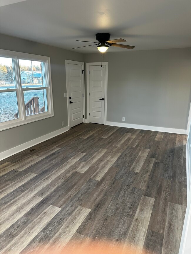 Building Photo - 2506 Halls Hill Pike