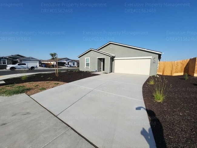 Building Photo - Newly constructed 4 bedroom/ 3 bathroom co...