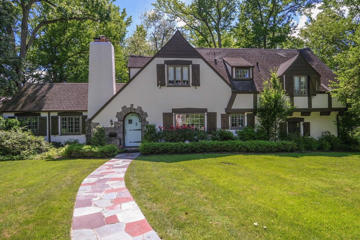 12 Brevoort Ln, Rye, NY 10580 House for Rent in Rye, NY