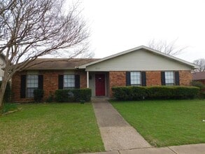 Building Photo - 10234 White Elm Rd