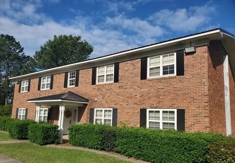 Building Photo - 209 Vineland Dr