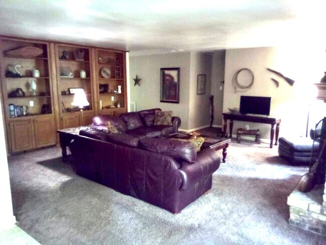 Building Photo - 25906 Spring Creek Dr