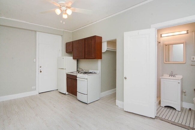 Building Photo - 3826 N Fremont St