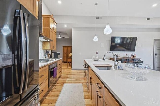 Foto del edificio - 411 Plum St
