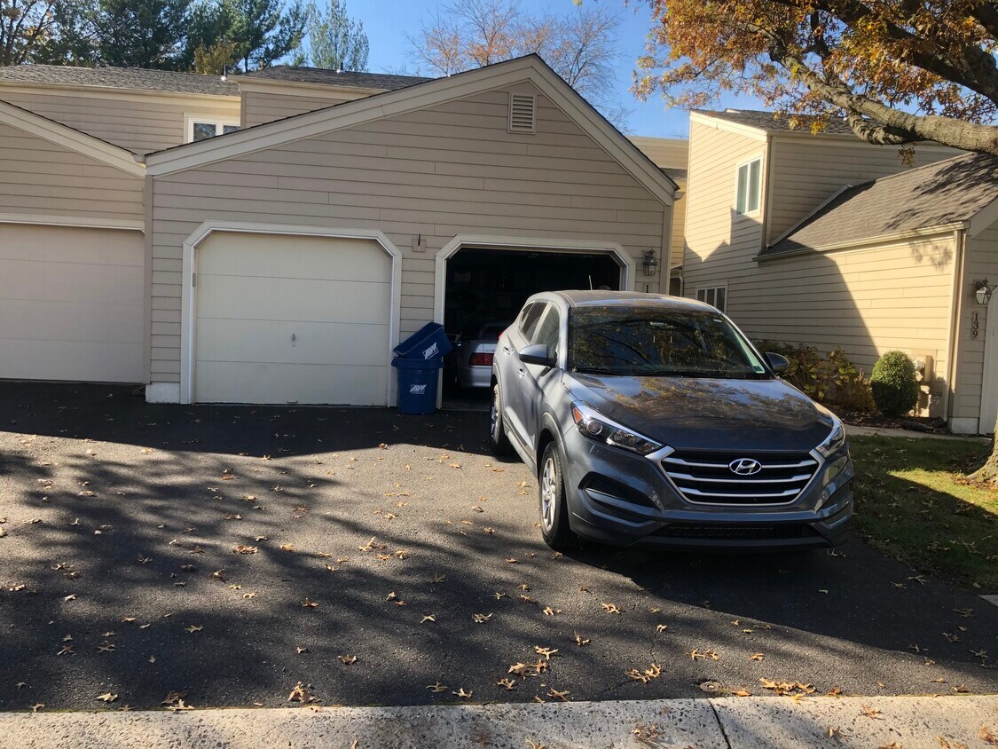 Foto principal - 140 Westbury Ct