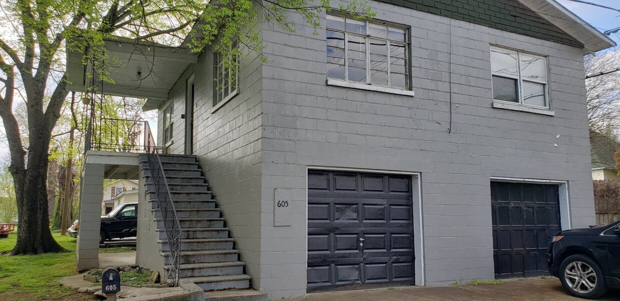 Primary Photo - 605 St Louis Ave