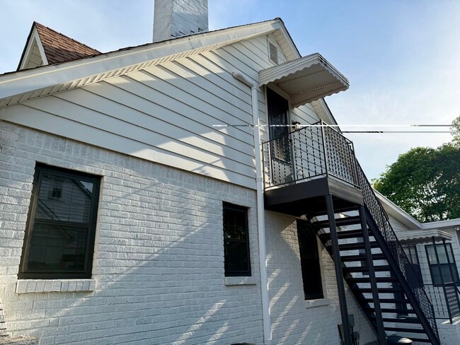 Building Photo - 2309 Cisco St