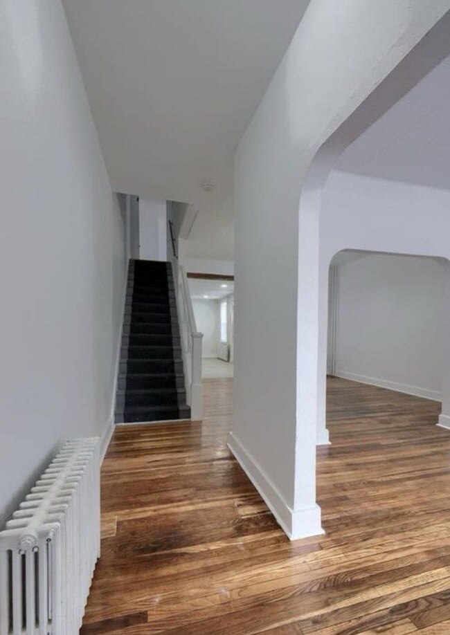 Building Photo - Stunning Historic 4bed Brick Row