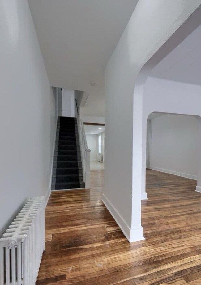Foto del edificio - Stunning Historic 4bed Brick Row