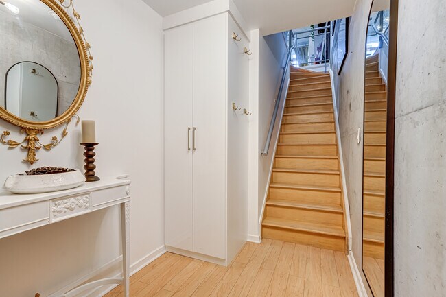 Photo du bâtiment - 388 Richmond St W