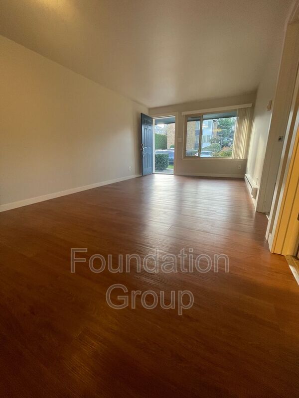 Foto del edificio - 4238 27th Ave W