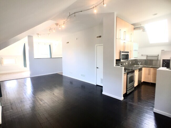 Foto del edificio - 324 W 8th St