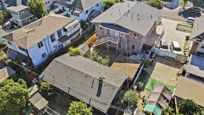 Building Photo - 1659 W 24th St