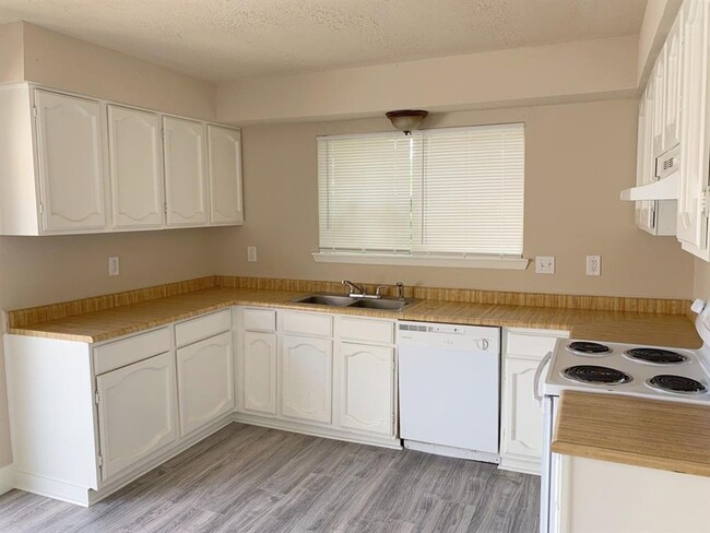 Foto del edificio - 23126 Pennsgrove Rd