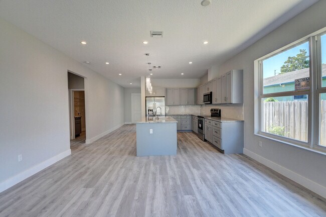 Foto del edificio - 127 NW 9th Ave