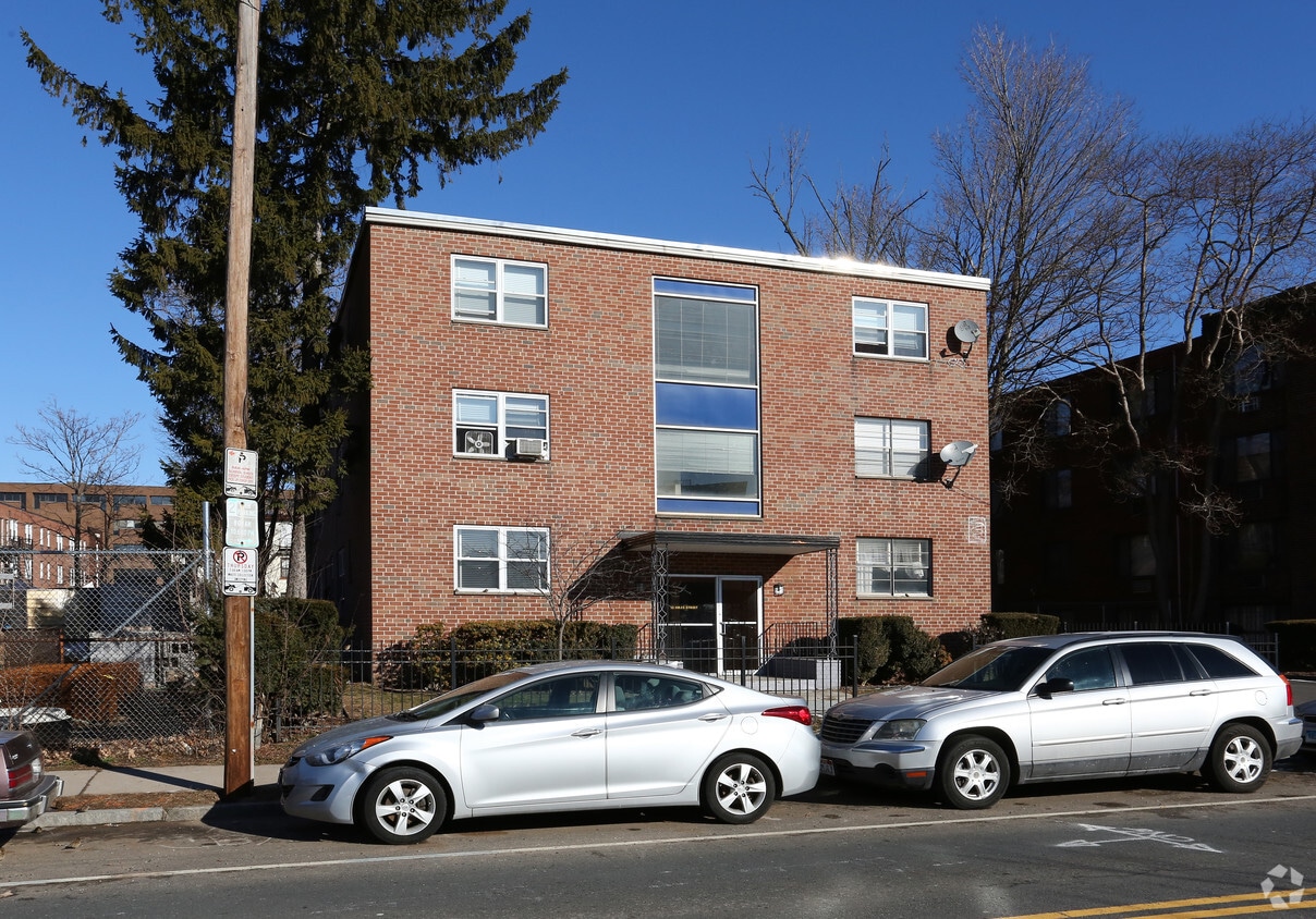 Building Photo - 18 Niles St