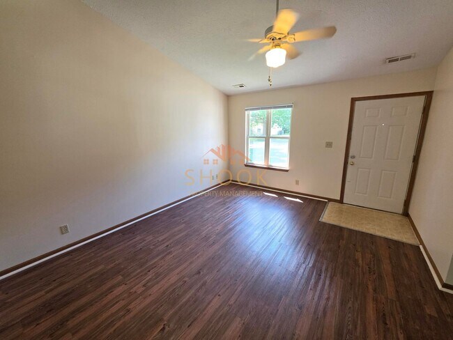 Foto del edificio - 2817/2819 Plaza Ln