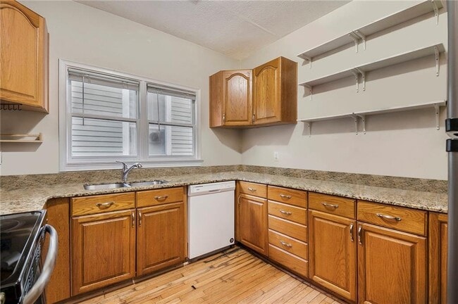 Foto del edificio - 619 Glenwood Ave SE