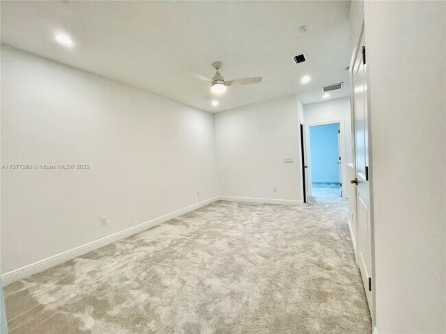 Building Photo - 634 Parsons Way
