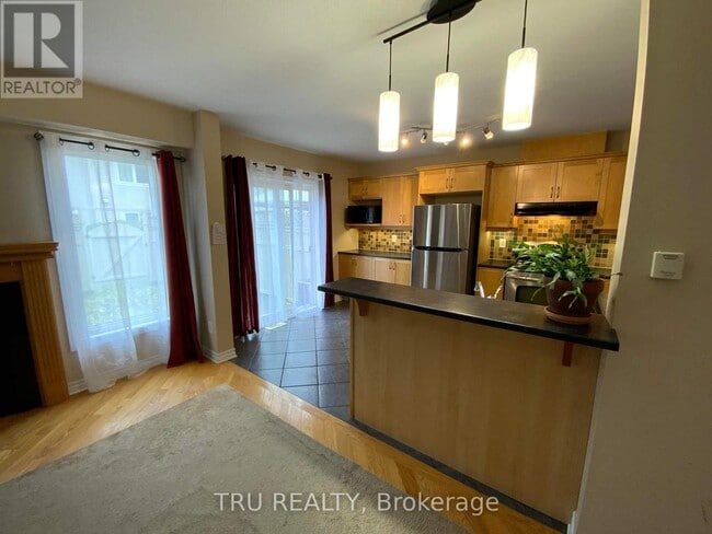 Building Photo - 3106 Burritts Rapids Pl