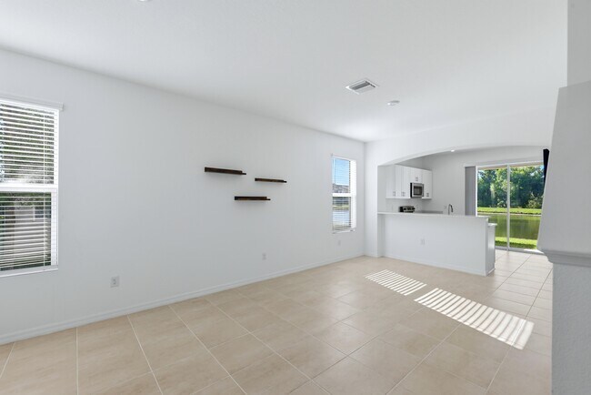 Building Photo - 6135 Fairmont Ln