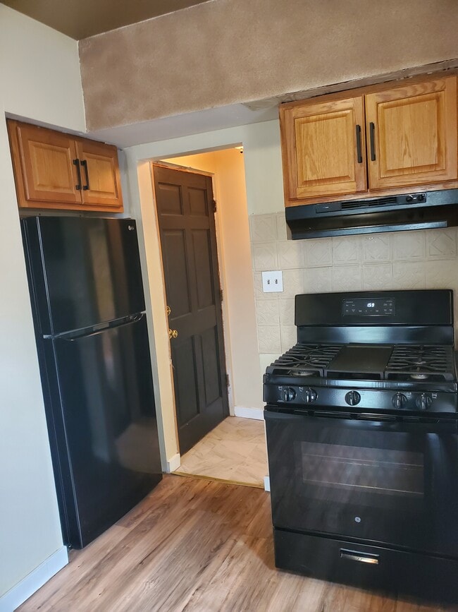 Kitchen - 623 Bohland Ave