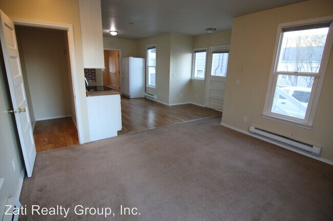 Building Photo - 130 Maple Ave