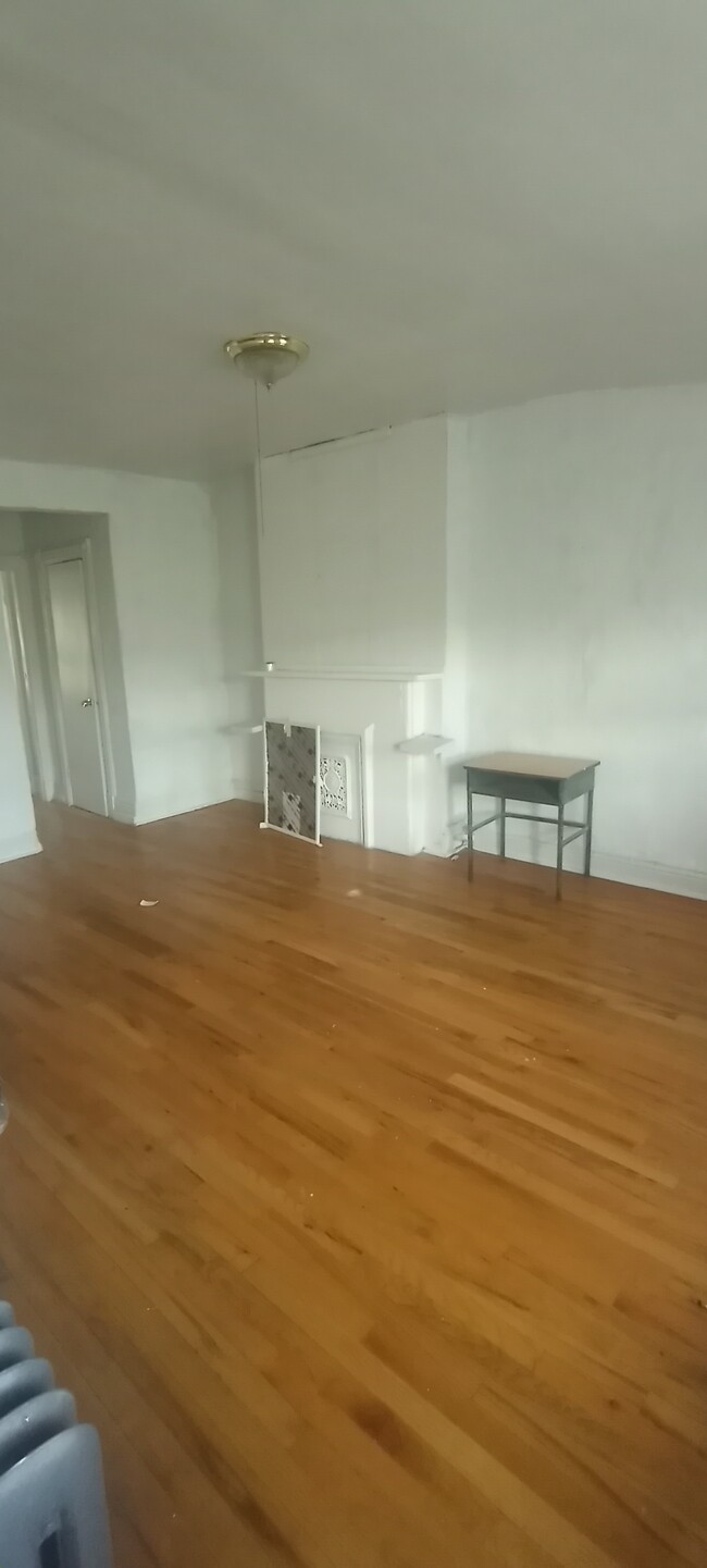 Foto del edificio - 455 Putnam Ave