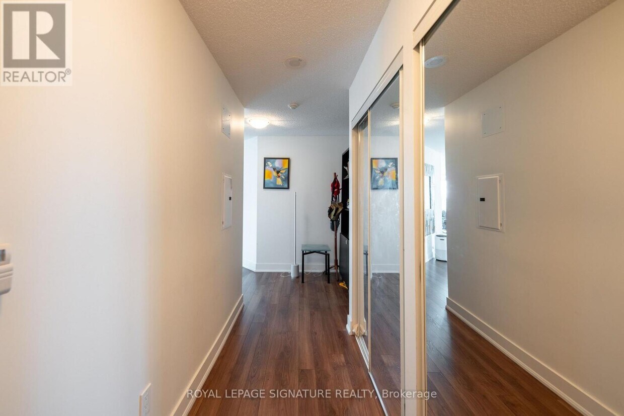 Primary Photo - 1048-1048 Broadview Ave