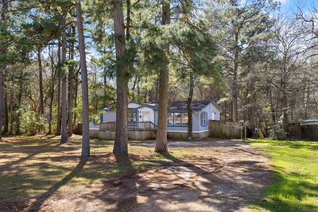 Building Photo - 4460 Grand Oaks Dr
