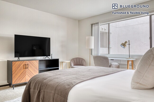 Foto del edificio - 10987 Bluffside Dr