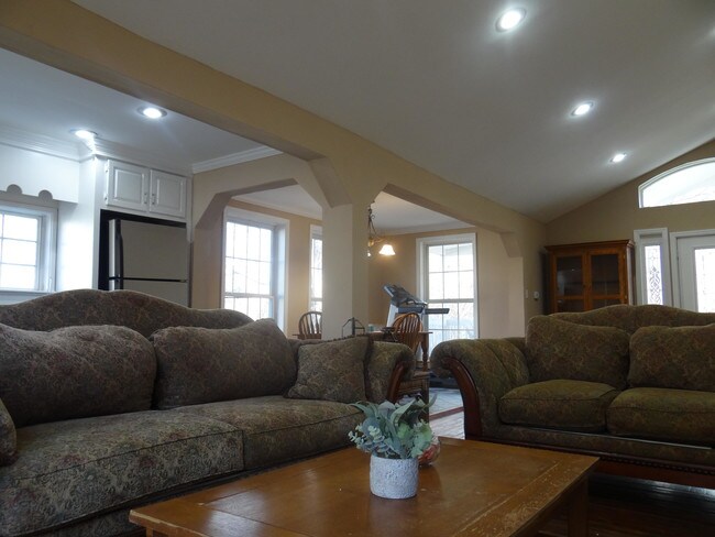 Building Photo - 8006 Igou Gap Rd